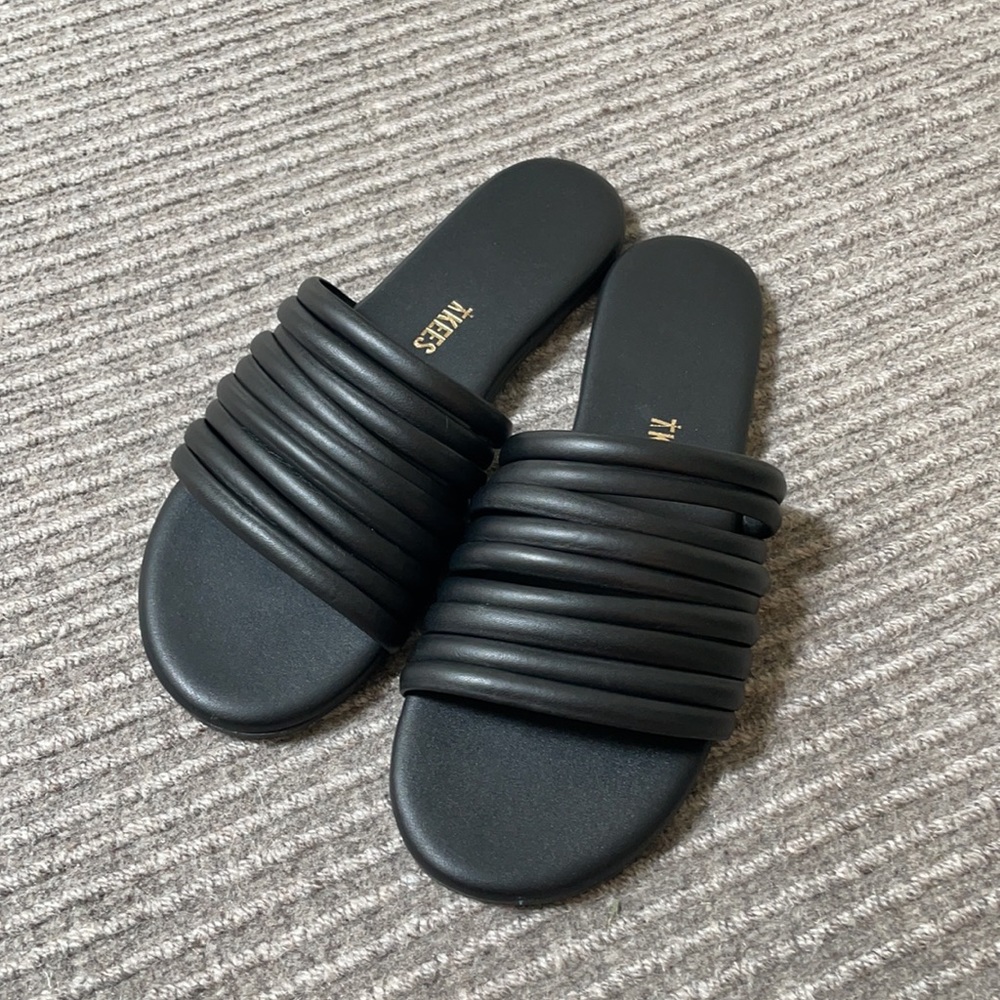 Tkees Caro Sandals